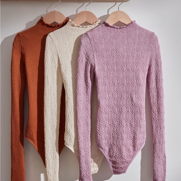 Free People Textured maroon bodysuit - Picture 4 of 4